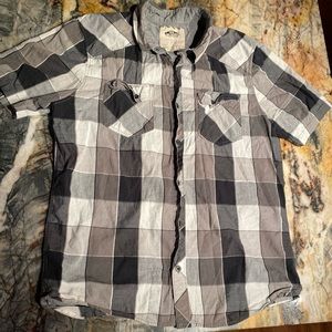 Vans “off the wall” mens button short sleeve shirt L, black white and gray plaid
